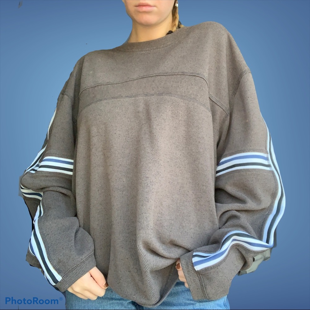 Grey crew neck sweatshirt